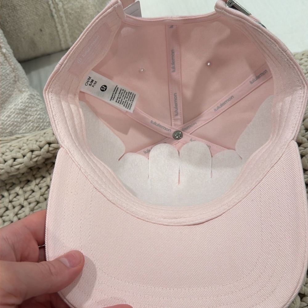 lululemon hat - Picture 3 of 4